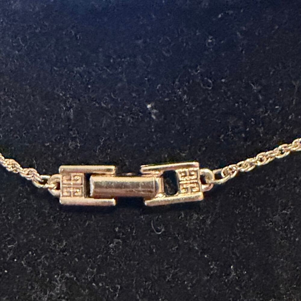 Vintage Givenchy 4G Logo Pendant Necklace Gold Tone Rope Chain Stamped 16.3" - Picture 4 of 6